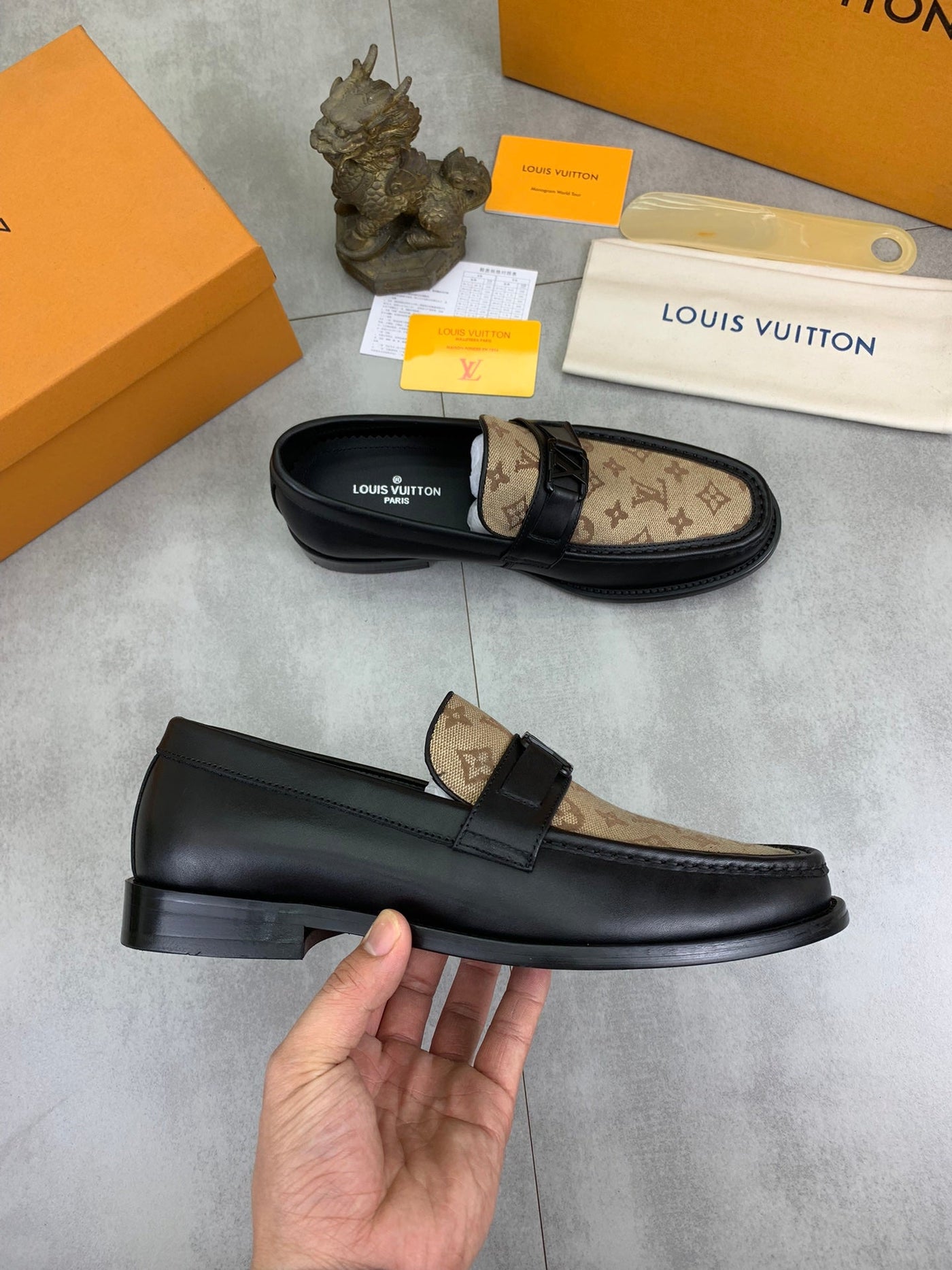 Luxury Brand L-V  Lo-uis Vui-tton  Leather Business Shoes for Men (Pre Order)