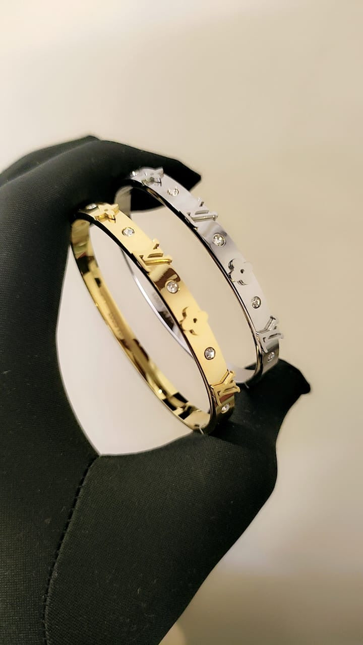 Famous Brand L-V Lou-is Vui-tton Bracelet for Women