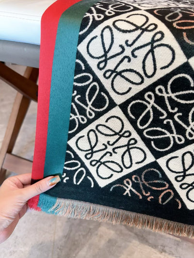 Famous Brand Loe-we shawl for women