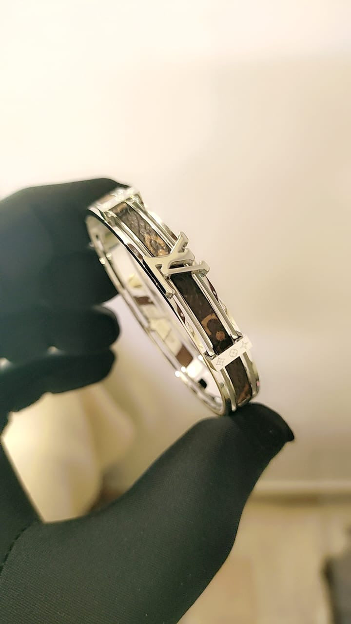 Famous Brand L-V Lou-is Vui-tton Bracelet for Women