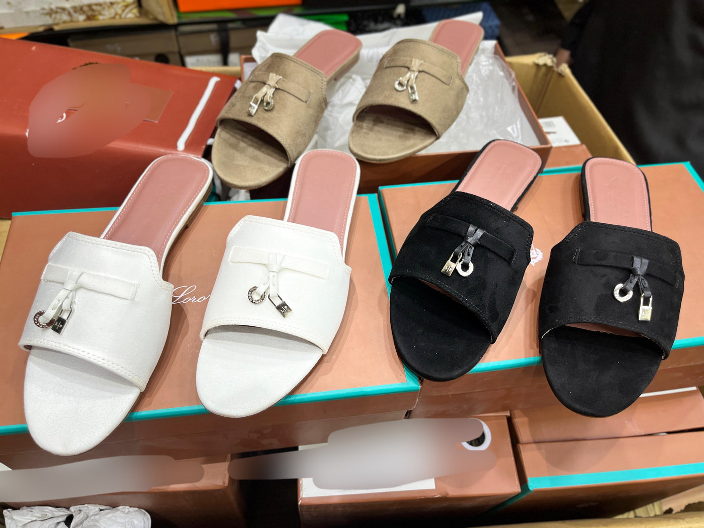 Famous Brand Lo-ro -Pia-na Slipper for Women