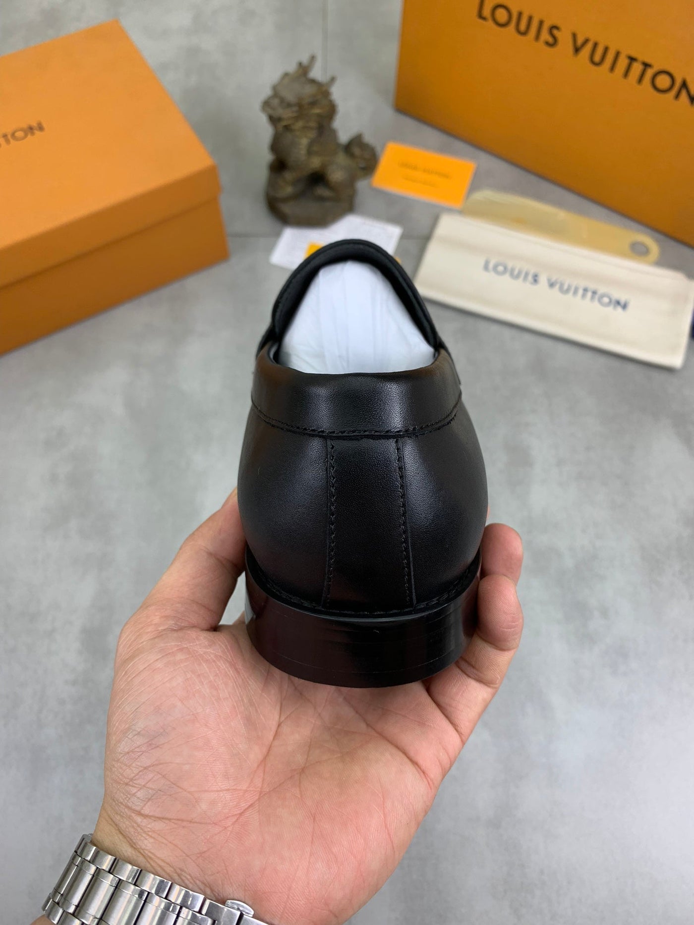 Luxury Brand L-V  Lo-uis Vui-tton  Leather Business Shoes for Men (Pre Order)