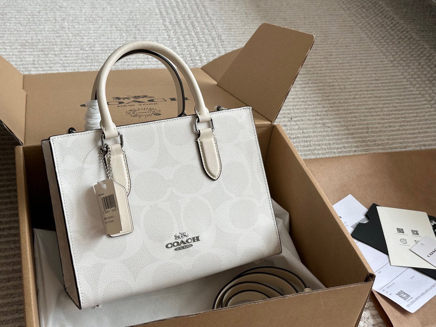 Coach Glacier White Maggie Tote (Pre order)