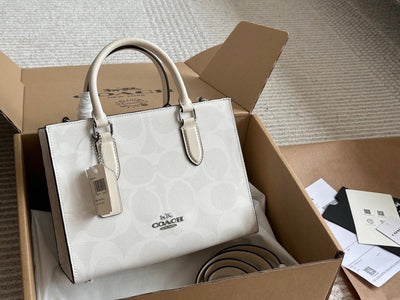 Coach Glacier White Maggie Tote (Pre order)