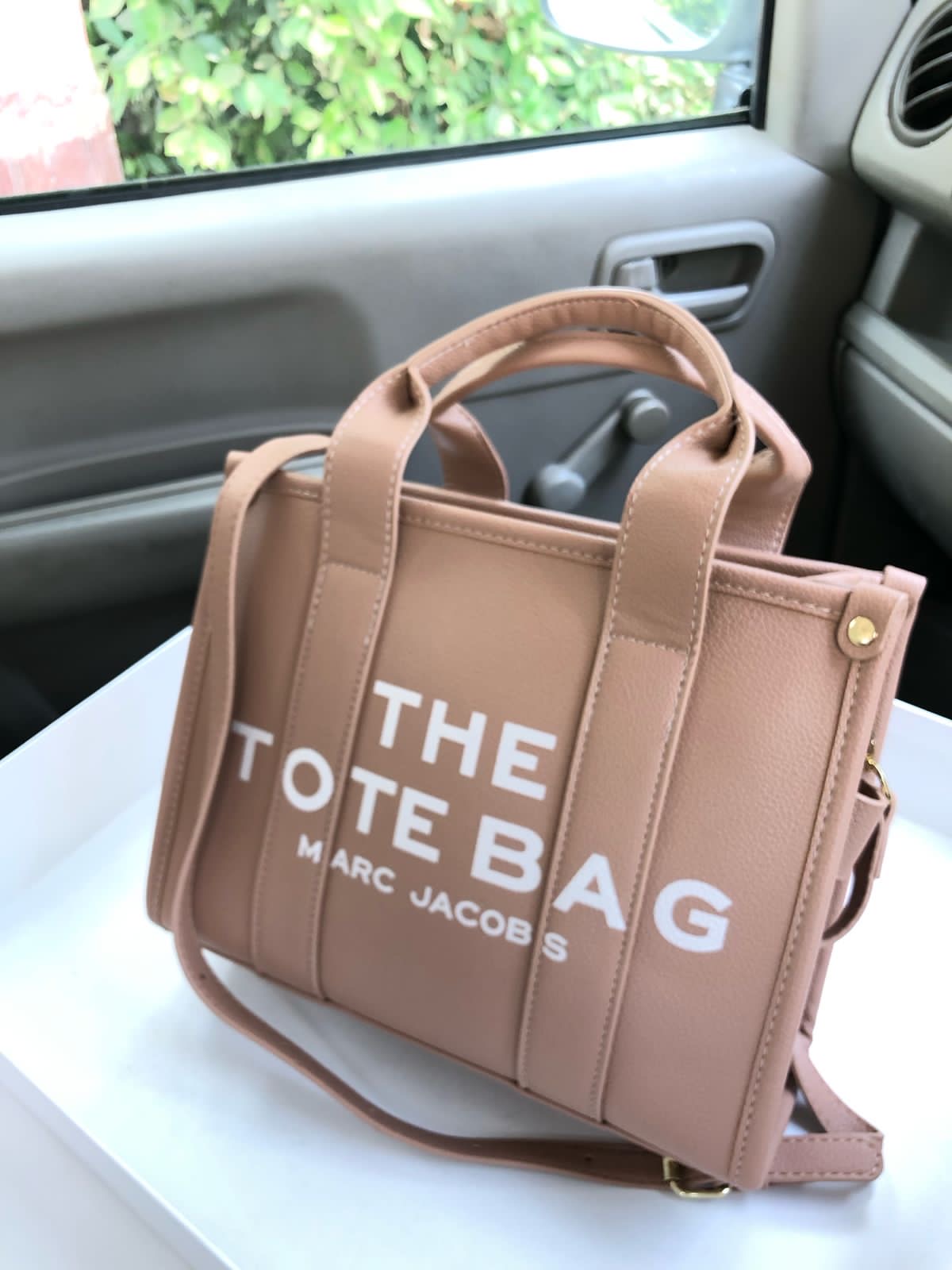 Marc Jacob’s MJ THE TOTE BAG Beige