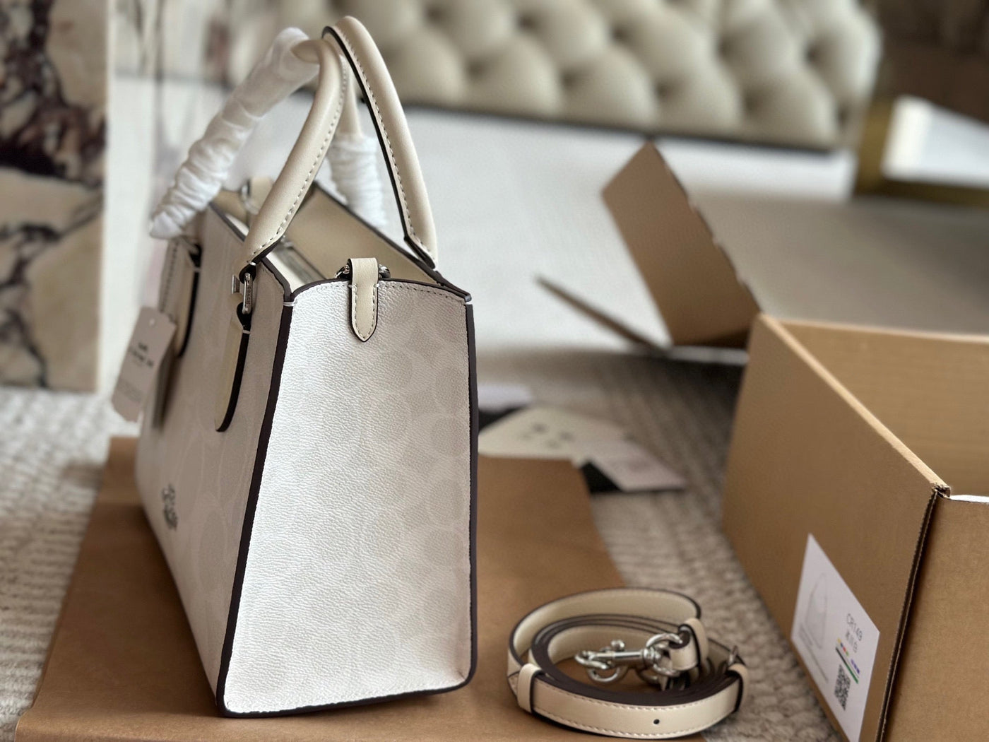 Coach Glacier White Maggie Tote (Pre order)