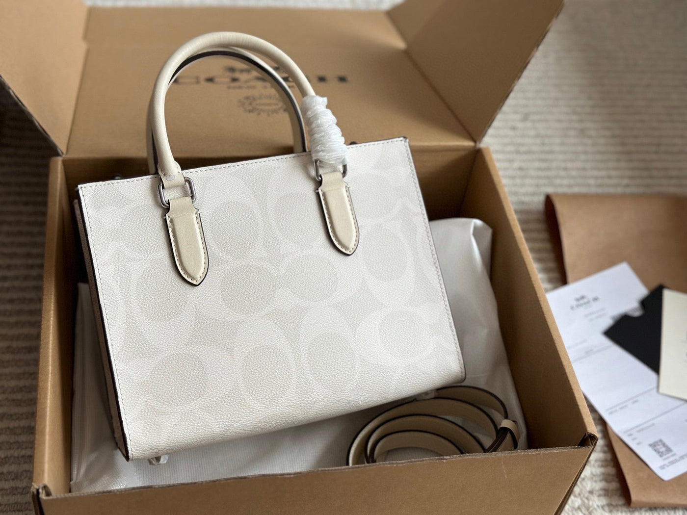 Coach Glacier White Maggie Tote (Pre order)