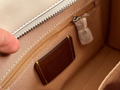 Coach Glacier White Maggie Tote (Pre order)