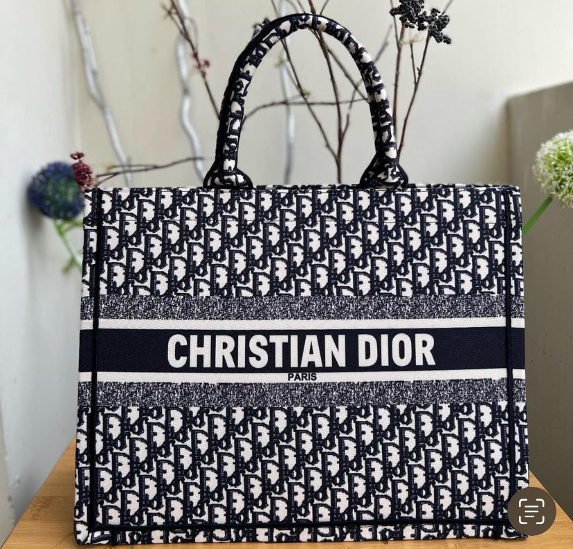 Designer CD Di-or Tote Bag For women