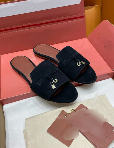 Famous Brand Lo-ro -Pia-na Slipper for Women