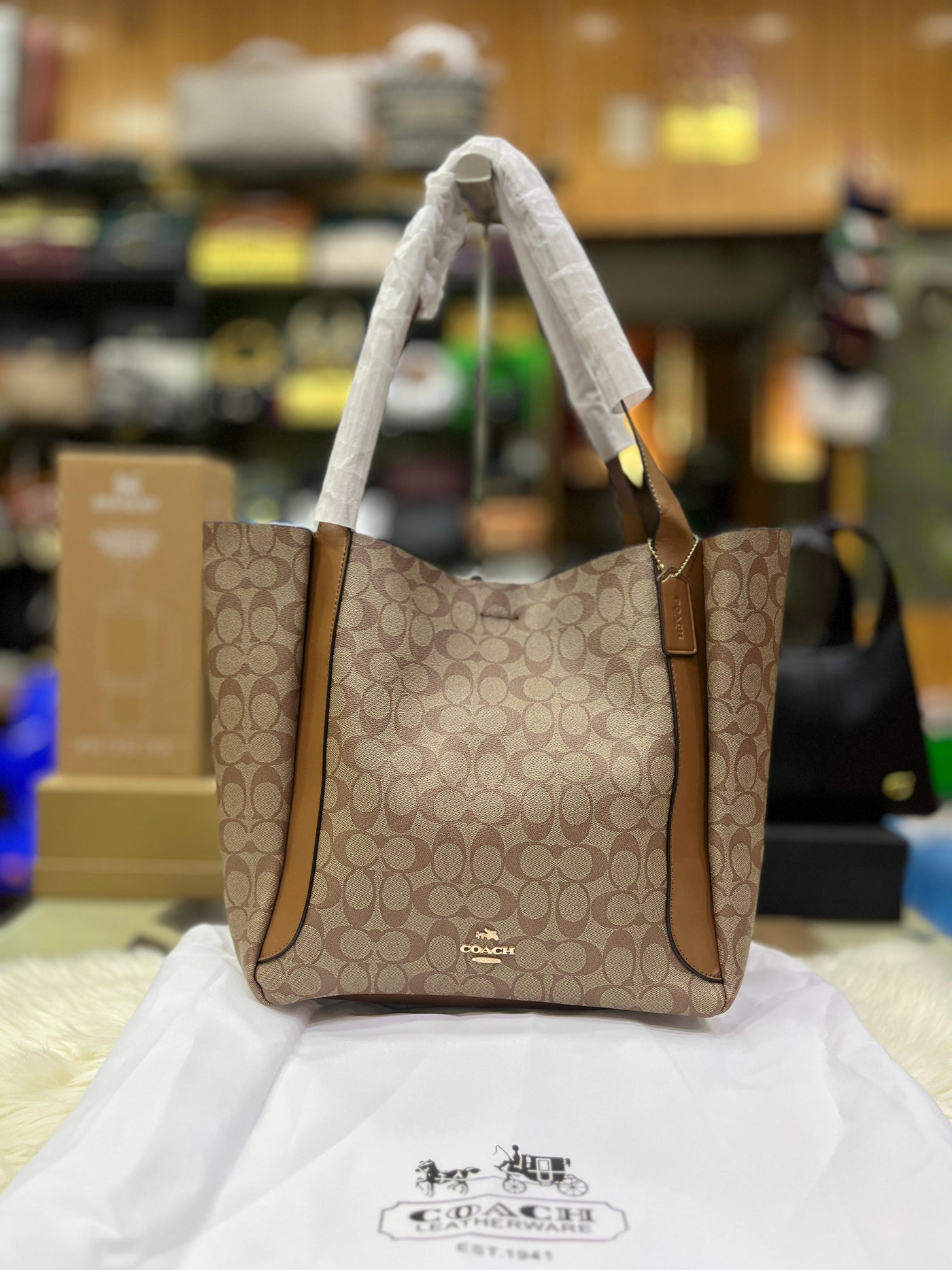 Coach Hadley Tote Bag Beige