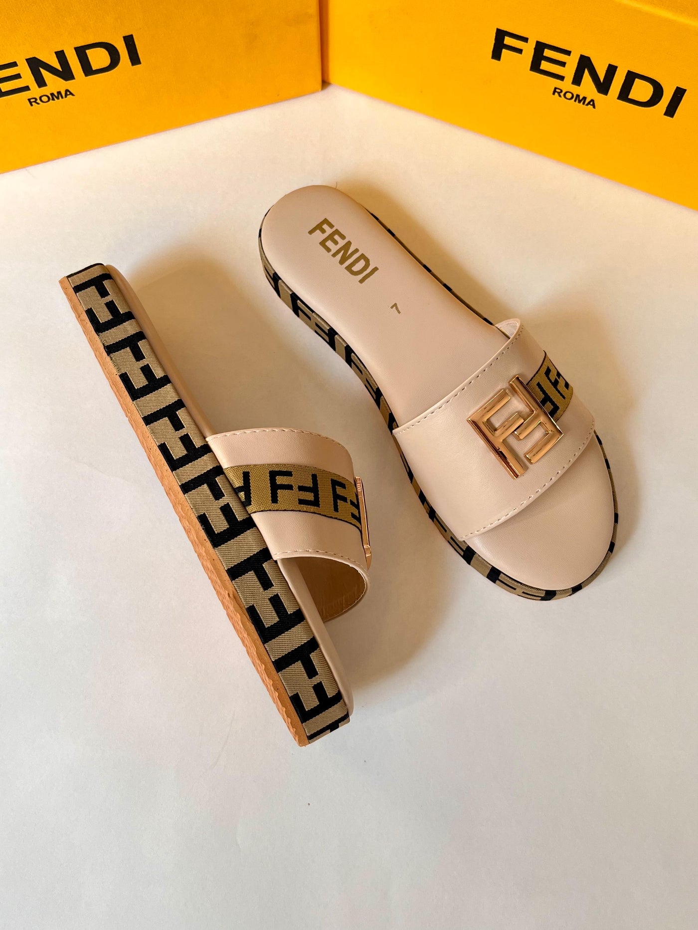 Fendi 1 inch's thick slide Wedge