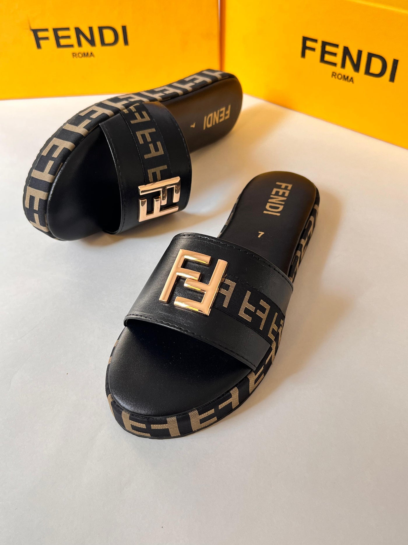 Fendi 1 inch's thick slide Wedge