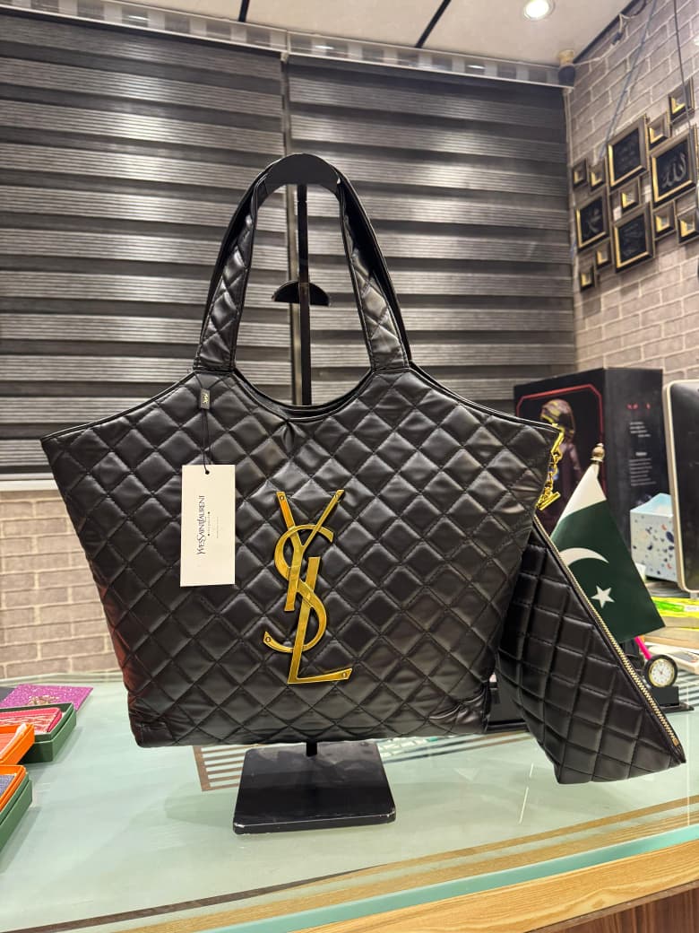 Sa int Lau rent icare Black Quilted Maxi Shopping Bag Medium Size