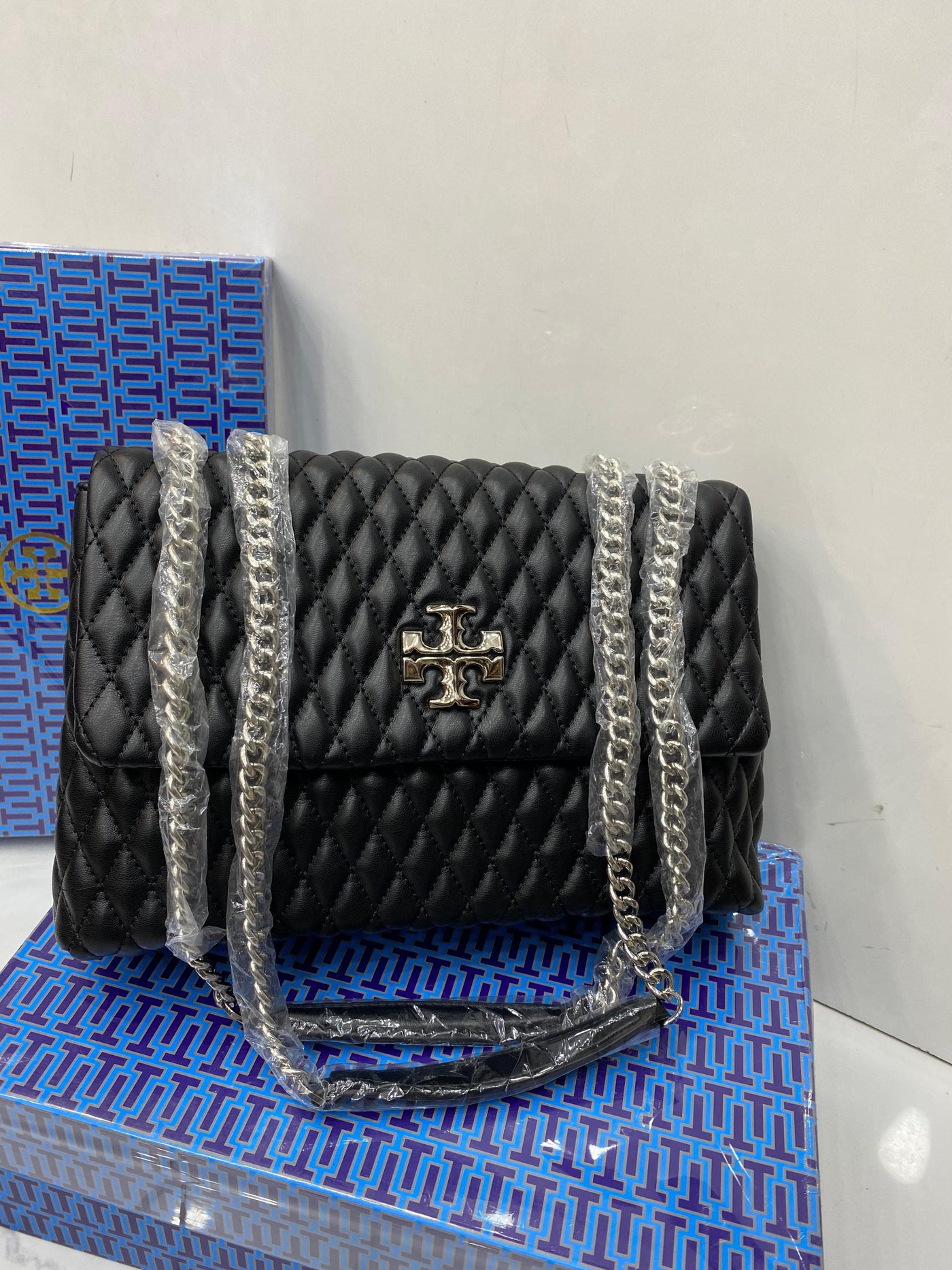 TORY BURCH SMALL KIRA RUCHED CONVERTIBLE SHOULDER BAG Black