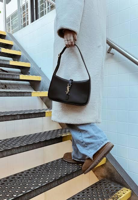 Yves Saint Laurent YSL Le 5 à 7 logo-plaque Leather Shoulder Bag