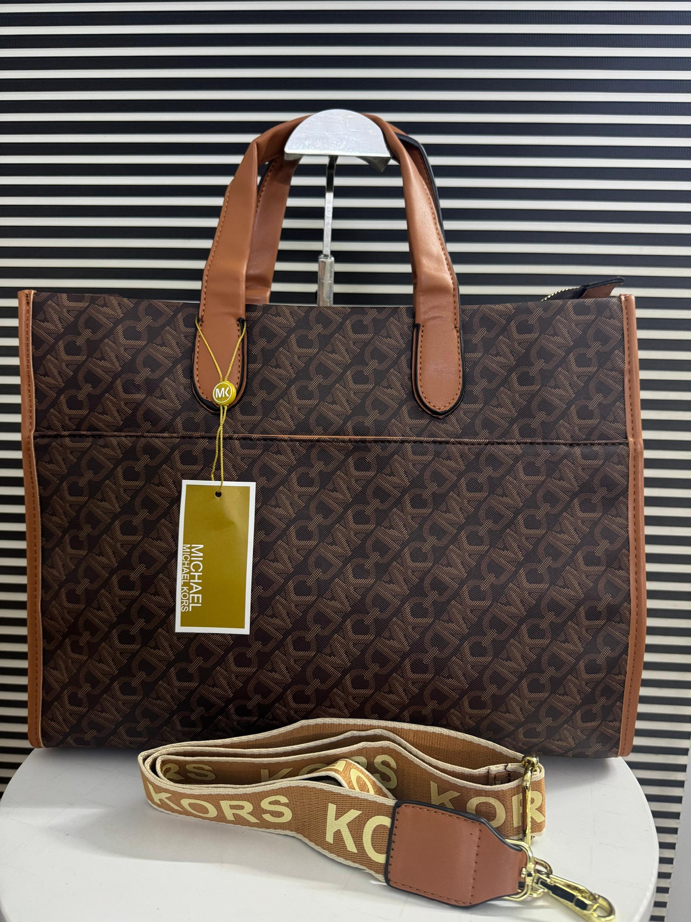 Michael Kors MK Gigi Large Empire Signature Logo Tote Bag Brown