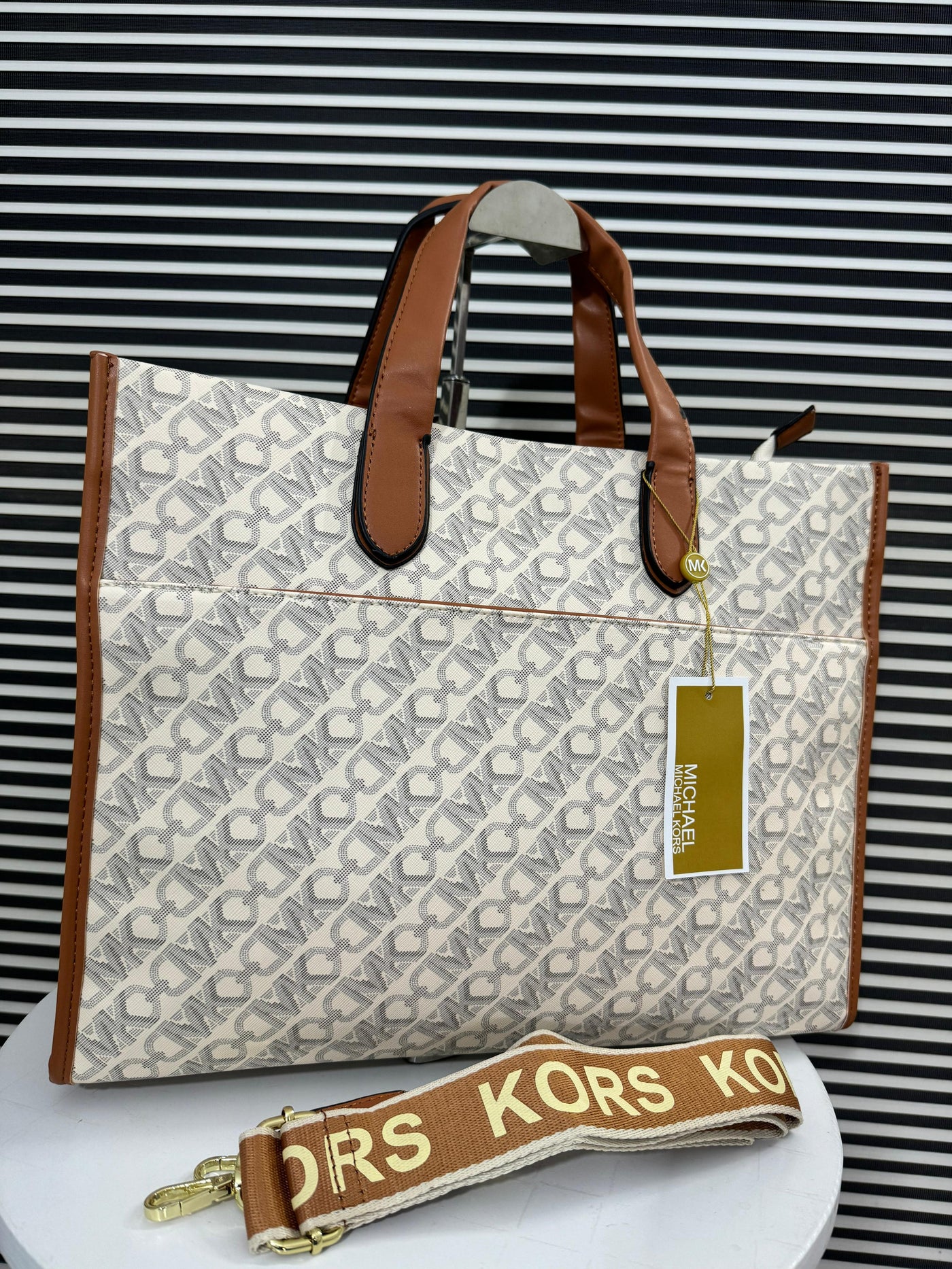 Michael Kors MK Gigi Large Empire Signature Logo Tote Bag White
