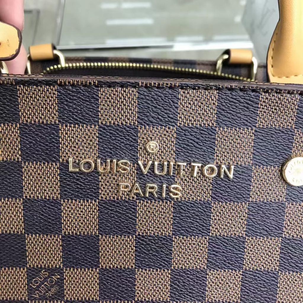 Louis Vuitton LV Montaigne Handbag MM