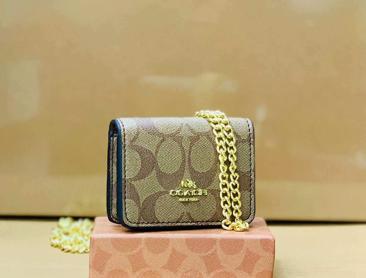 Luxury Co-ach Mini Crossbody Bag with Long Chain