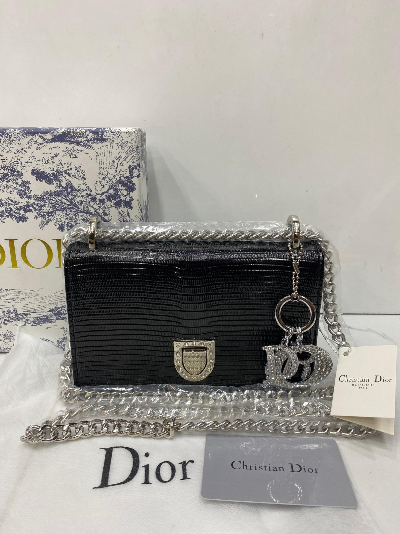 Premium Chris tian Di or CD Diorama Small Shoulder Bag with D i o r Charms