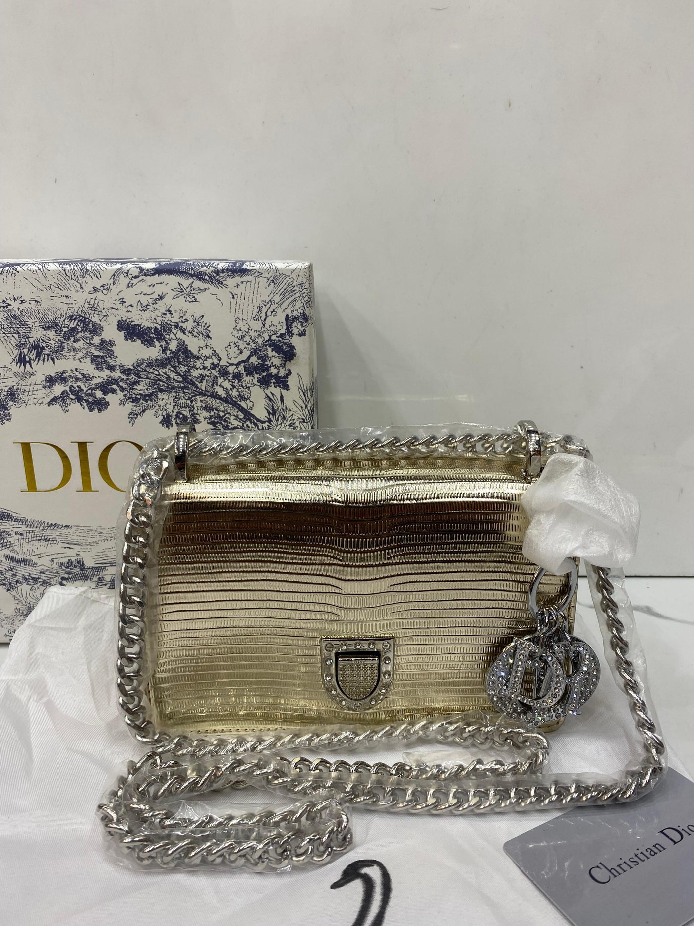 Premium Chris tian Di or CD Diorama Small Shoulder Bag with D i o r Charms