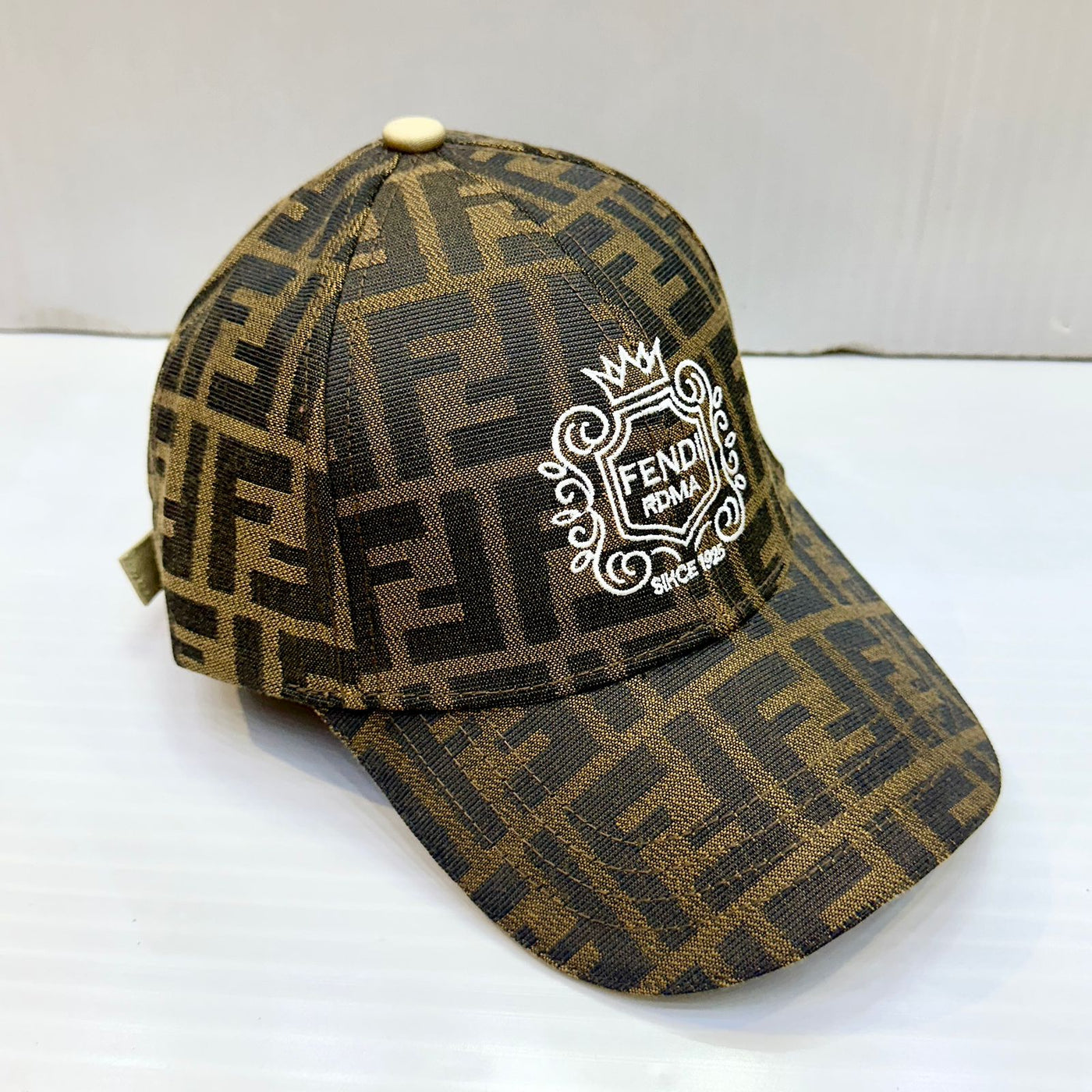 Famous Brand Fen-di Cap for Men and Women