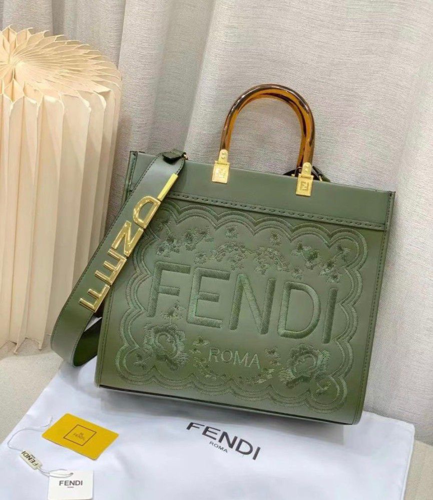 Famous Brand Fen-di Embroided Leather Tote Bag for Women