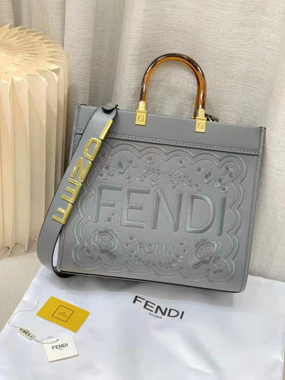 Famous Brand Fen-di Embroided Leather Tote Bag for Women