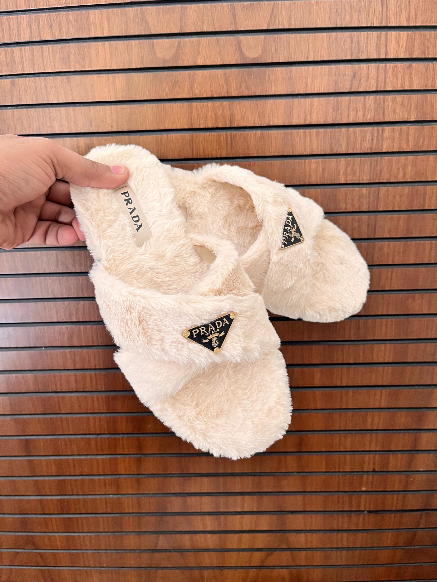 Famous Pra da Furr Slippers for Women