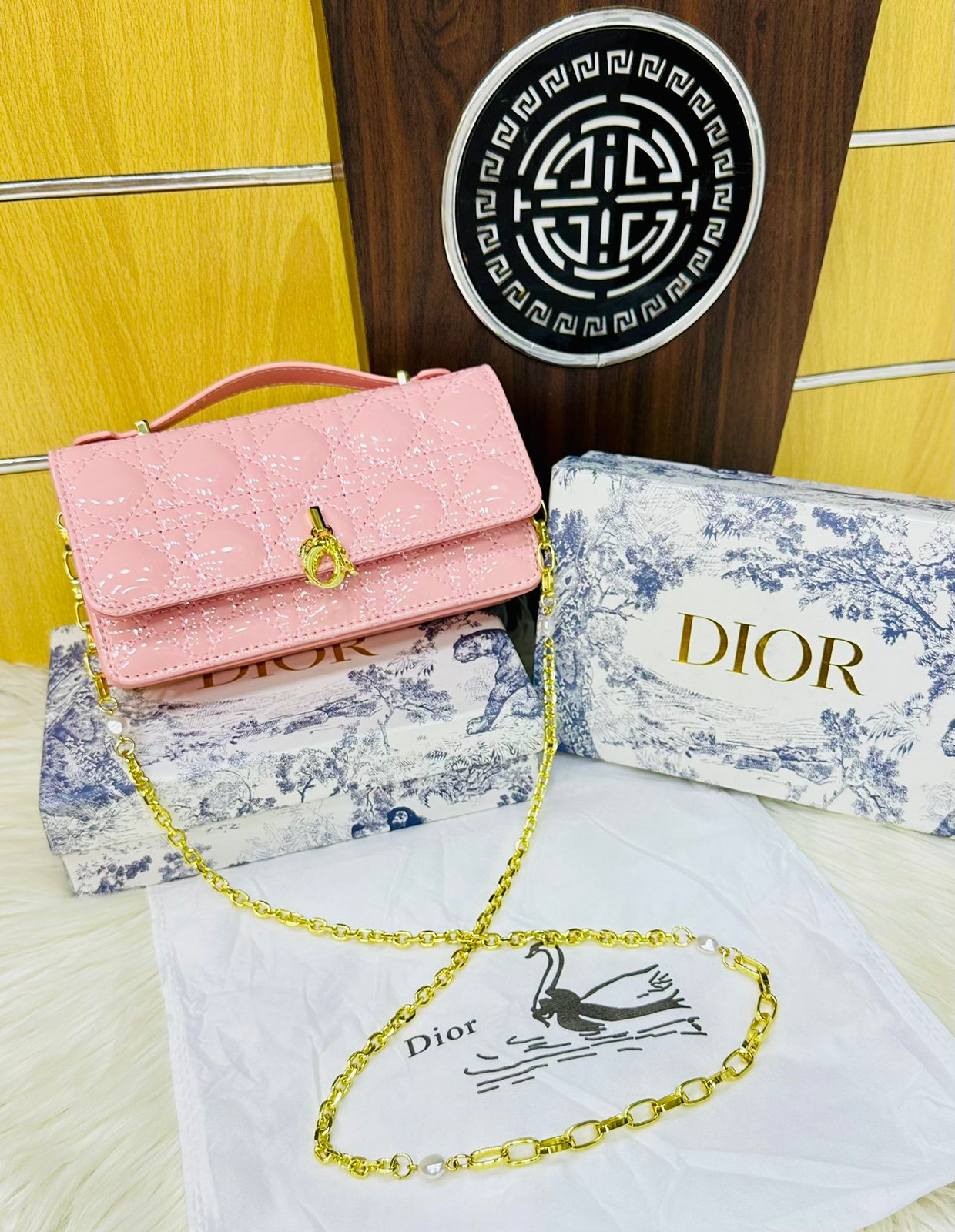 Famous CD Chris tian Di or Shoulder bag for Women