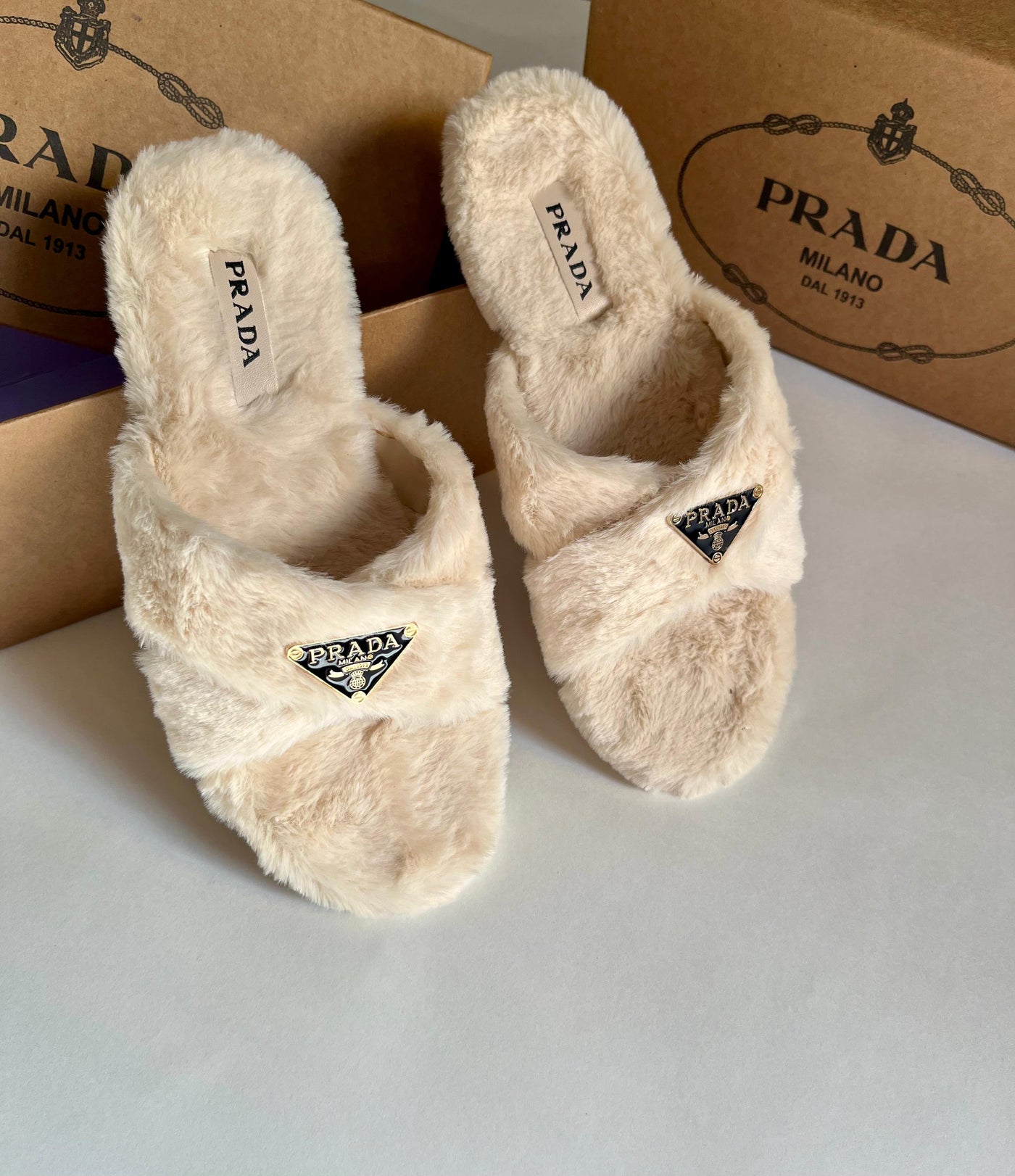 Famous Pra da Furr Slippers for Women