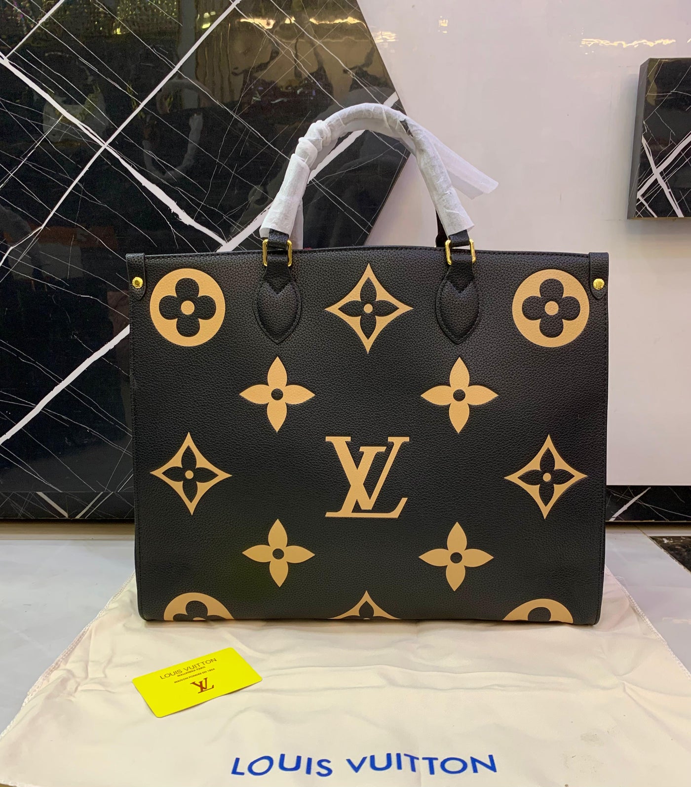 Luxury brand L-V tote bag for women