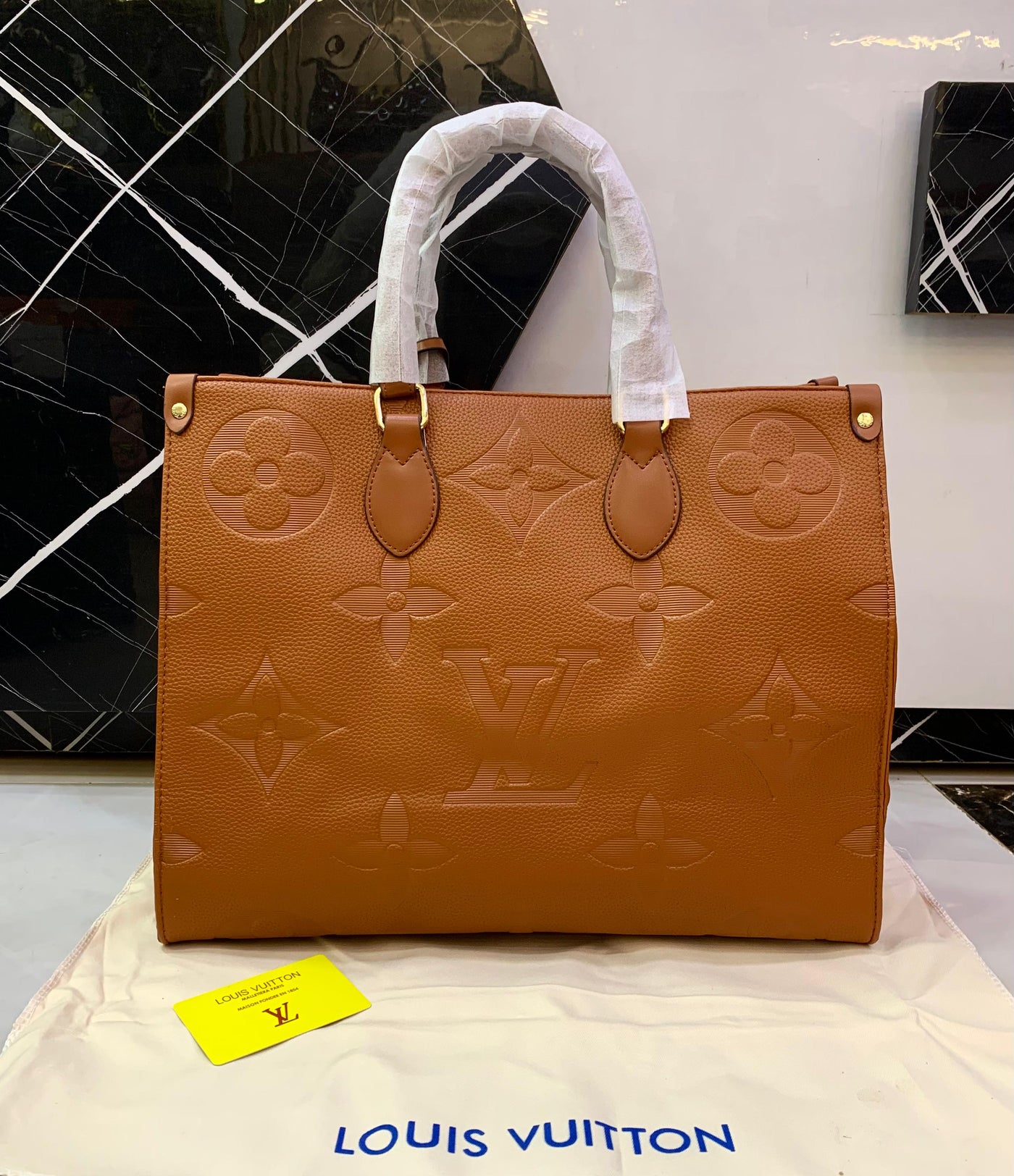 Luxury brand L-V tote bag for women