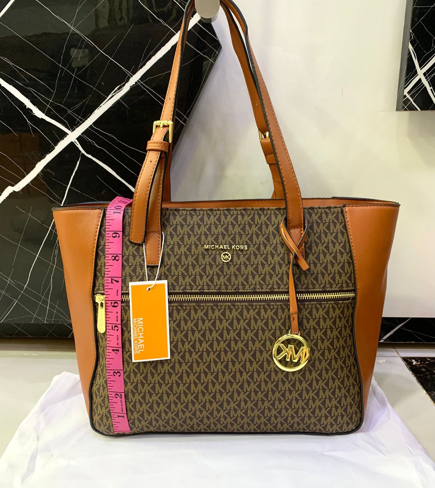 Micheal Kors MK tote bag with Pouch